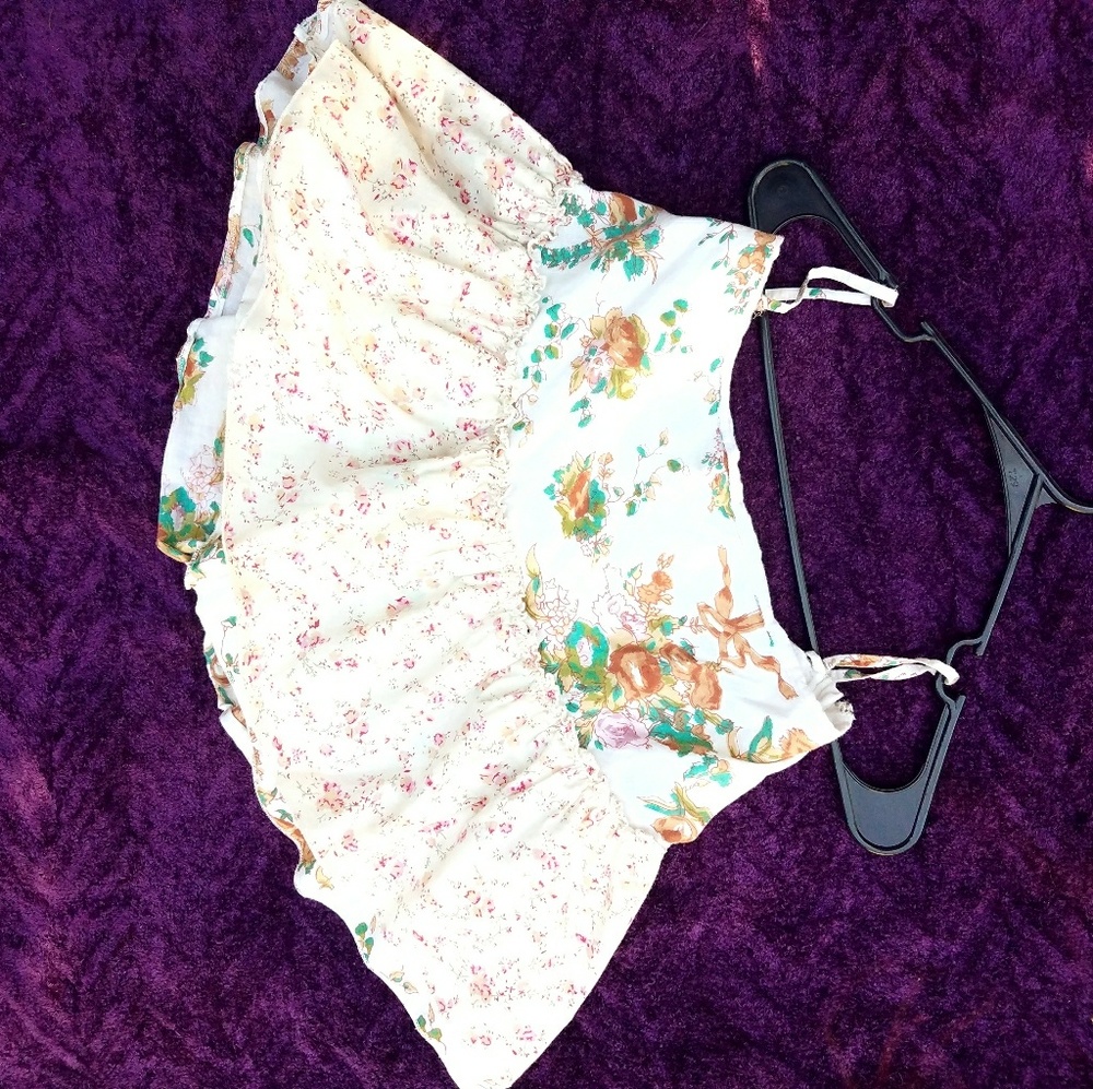 Floral mini skirt